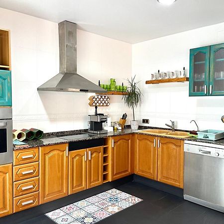 Alojamiento Turistico Casa Ela L'Aldea Bagian luar foto